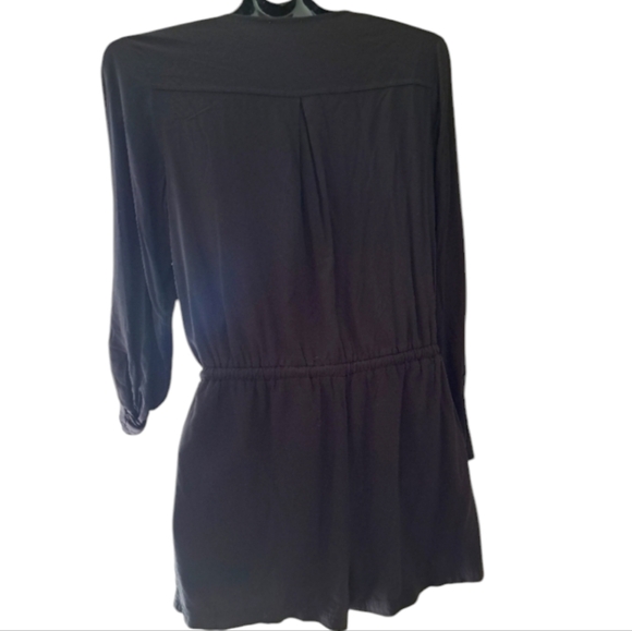 GUESS one peice Romper Jumper Shorts bottom long sleeve top. Size Medium - Picture 6 of 7